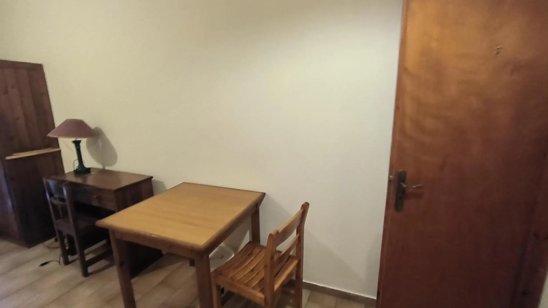 Hotel Eris Studios Efl